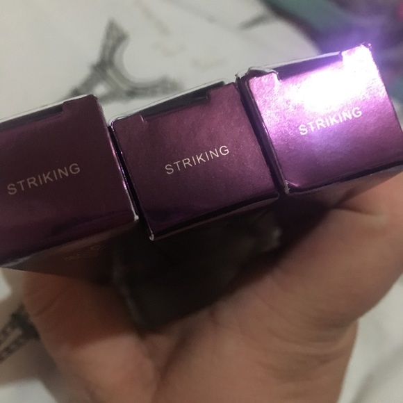 ππ YOUNIQUE | Splash Liquid Lipstick - Picture 7 of 7